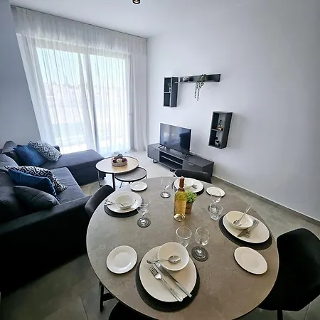 Superior Apartment, Universal Residences