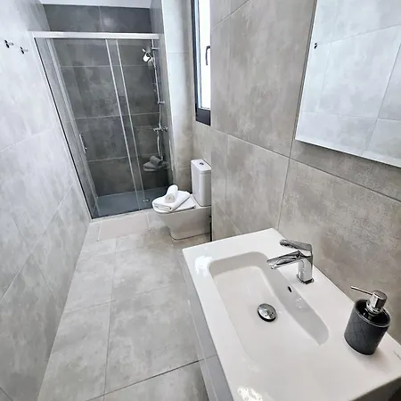 شقة Superior Apartment, Universal Residences *