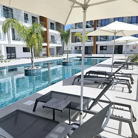 Superior Apartment, Universal Residences بافوس