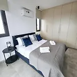 Superior Apartment, Universal Residences شقة